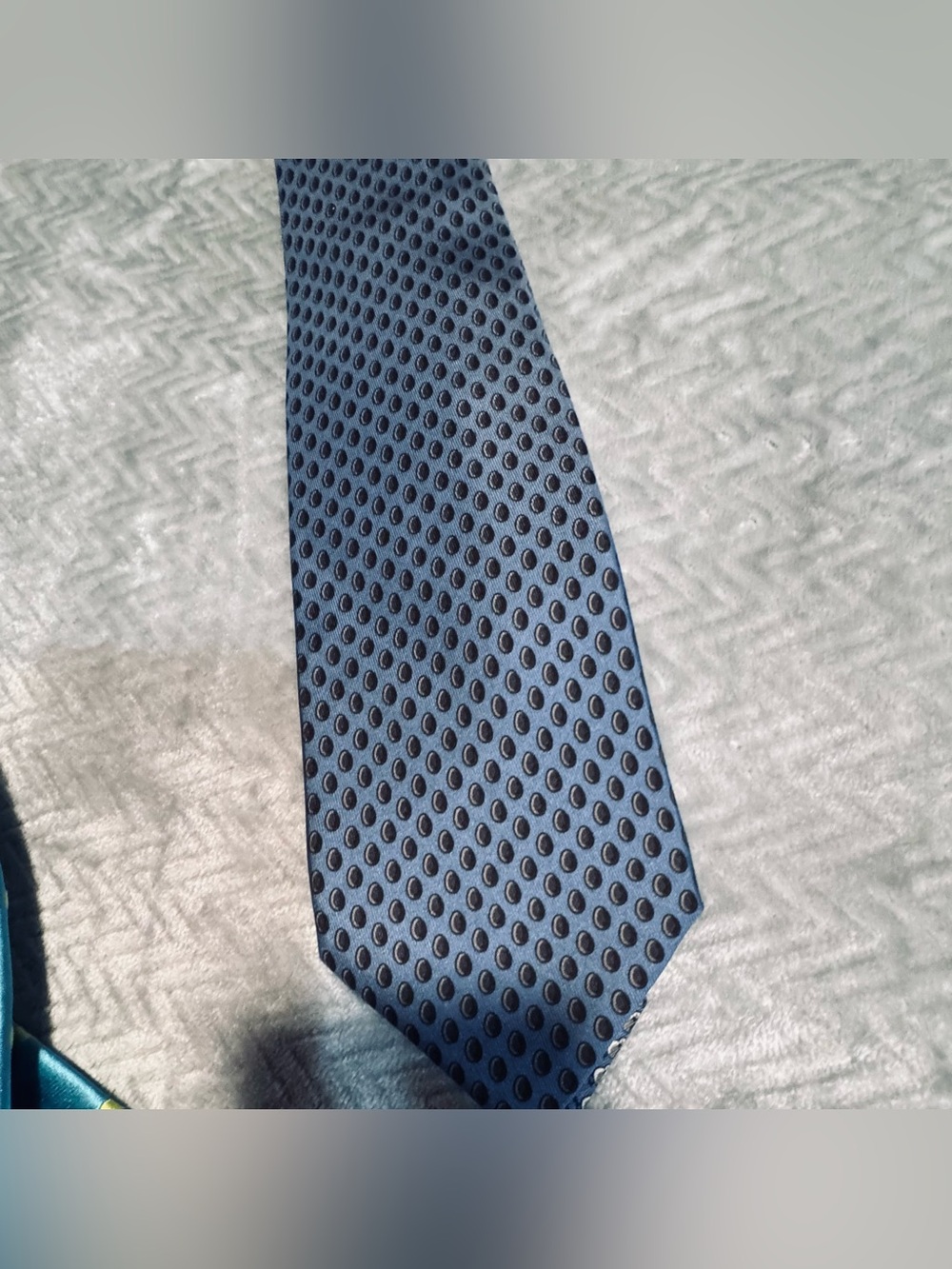 Donald J. Pliner Blue Dot Pattern Silk Tie